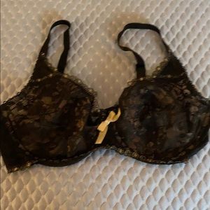 Lace unlined bra.  38d Victoria secret